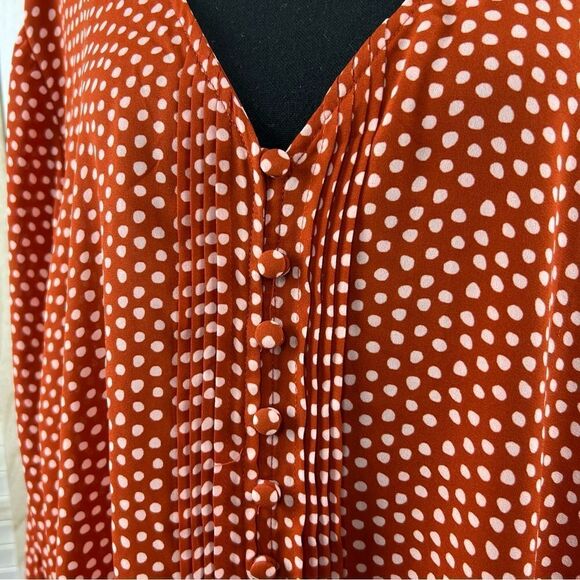 Torrid Georgette Pintuck V-Neck Top 5 - Picture 2 of 10